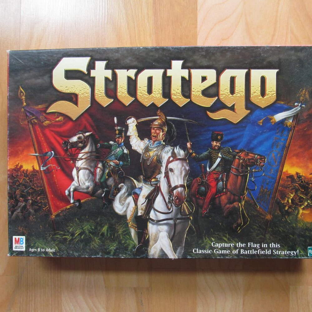 VINTAGE 1999 STRATEGO Board Game Complete